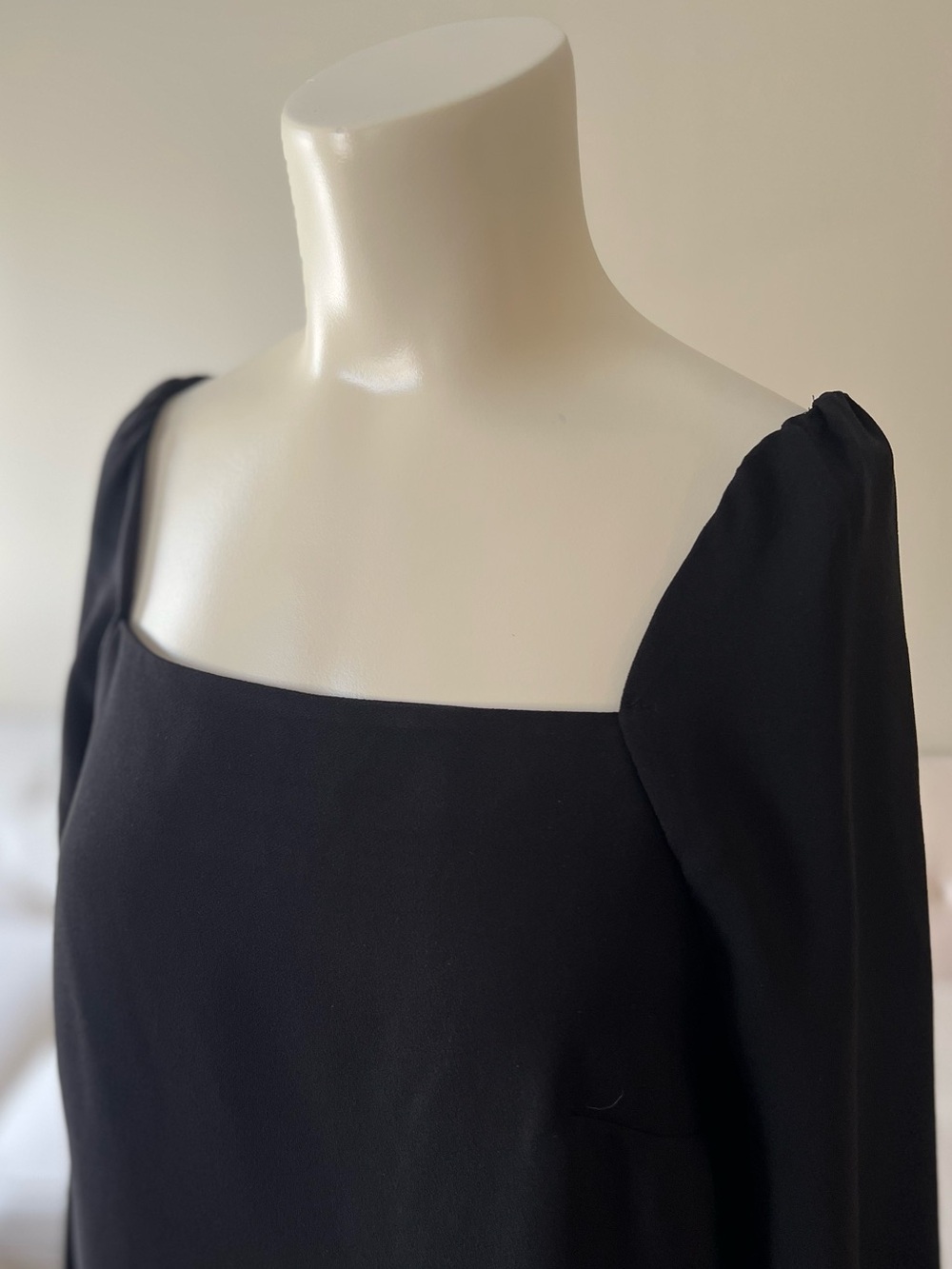 J.Crew 365 Black Square Neck Blouse Size 0 Bracelet Sleeves EUC